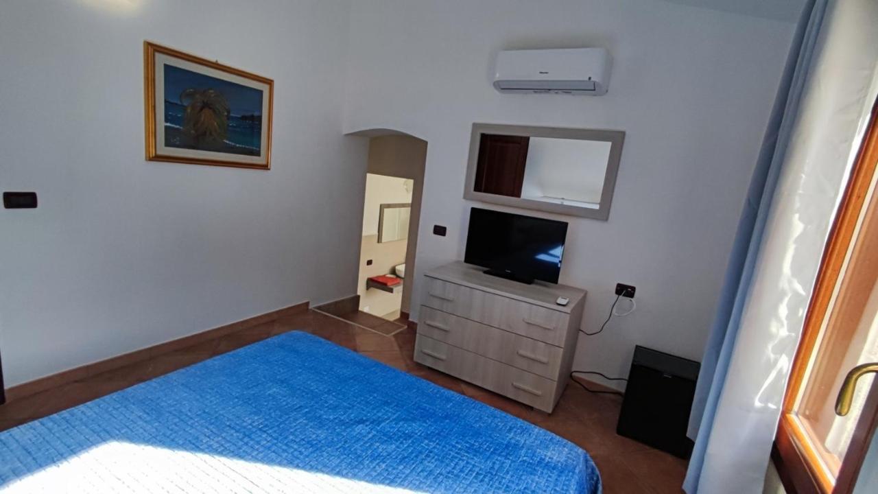 Casa L'Ulivariu Affittacamere San Teodoro  Exterior foto